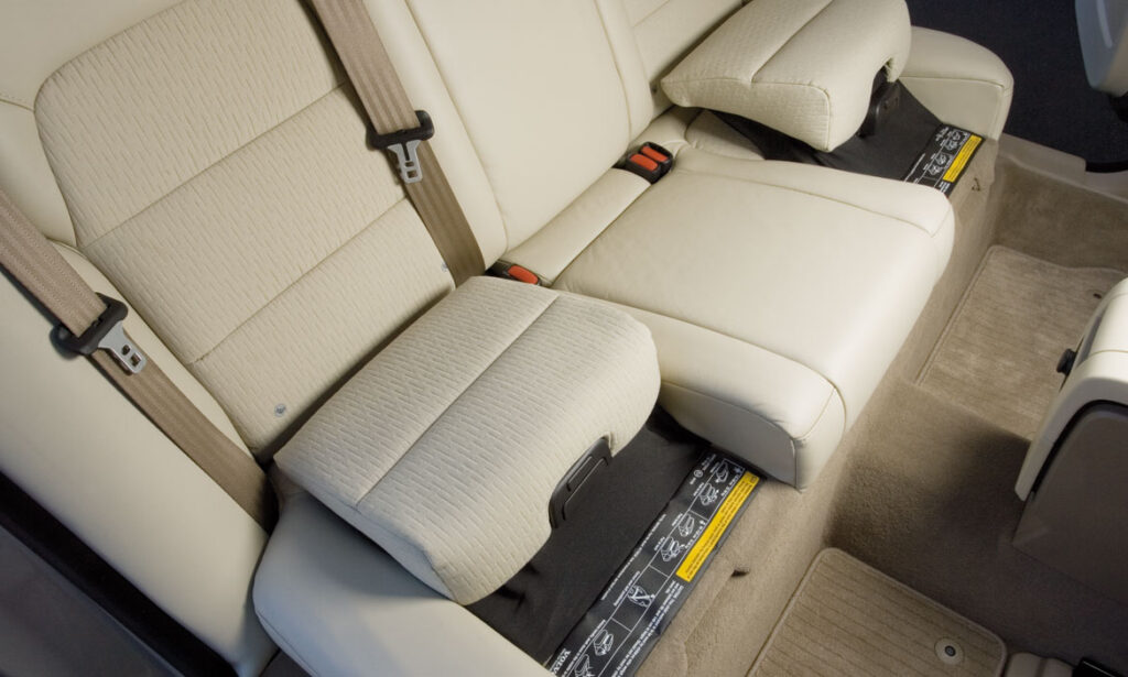 Screentryckt etikett till volvos booster seat